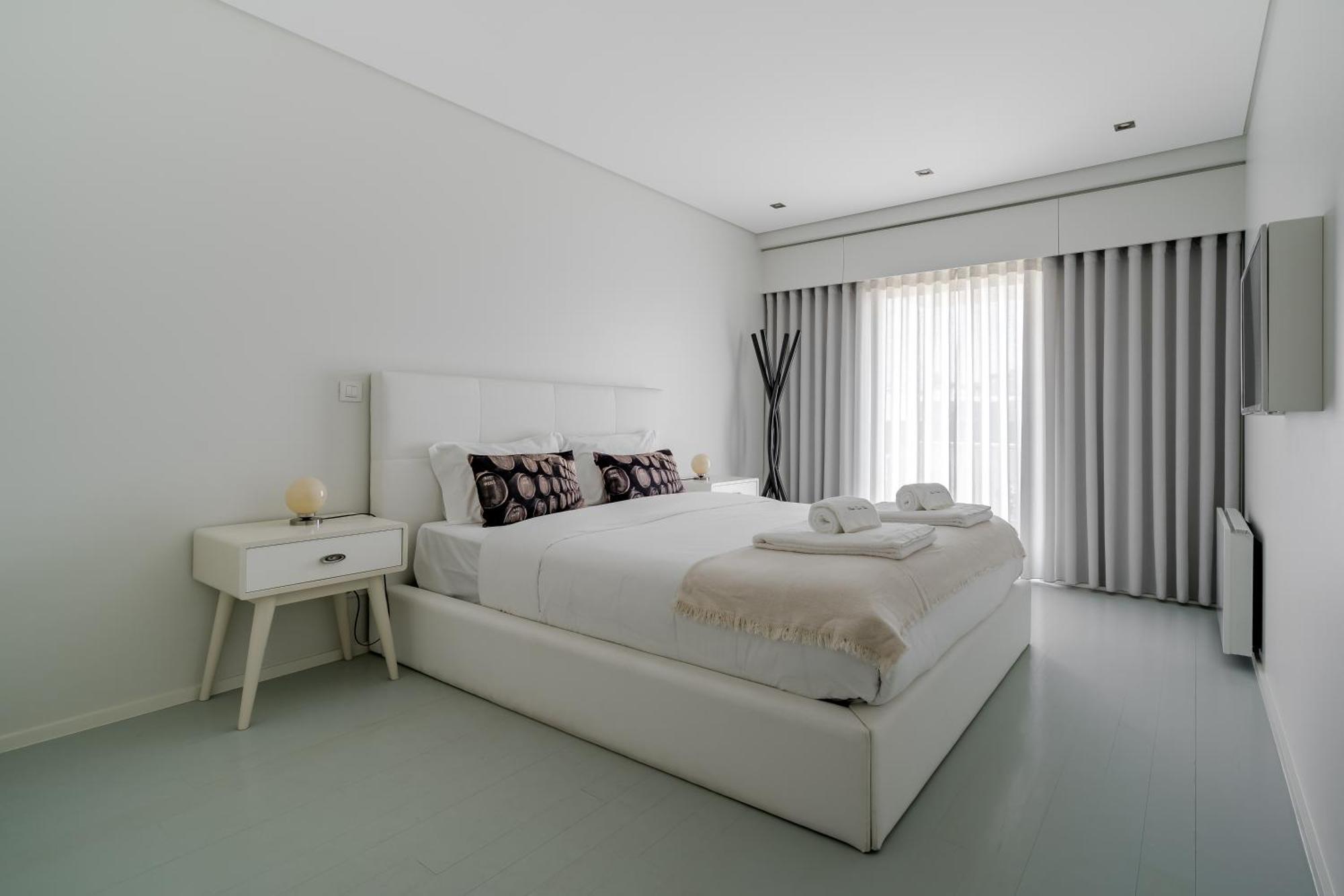 River Town View - Luxury Apartment With Jacuzzi On Terrace 비아나도카스텔로 외부 사진